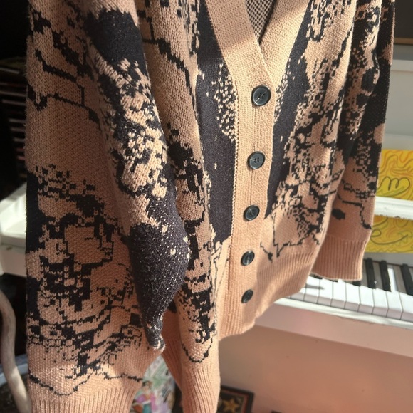 Chic Tan and Black Floral Cardigan Small - Picture 4 of 11
